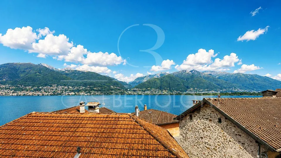 Casa Azzura. A due passi dall'acqua. Ricca di storia. Piena di possibilità.
