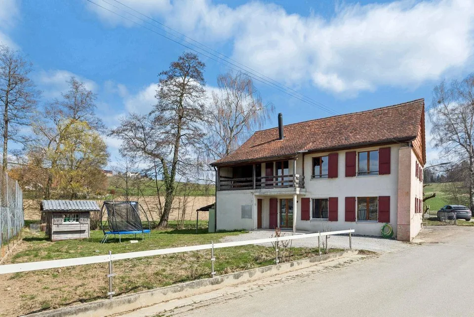 Appartement 4 pièces avec grand jardin à la campagne