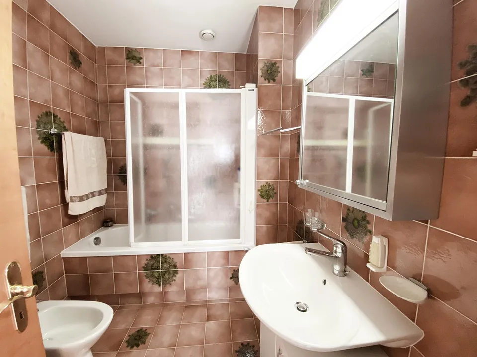 A due passi dal lago, grande 4.5 locali soleggiatissimo – photo 15 sur 20