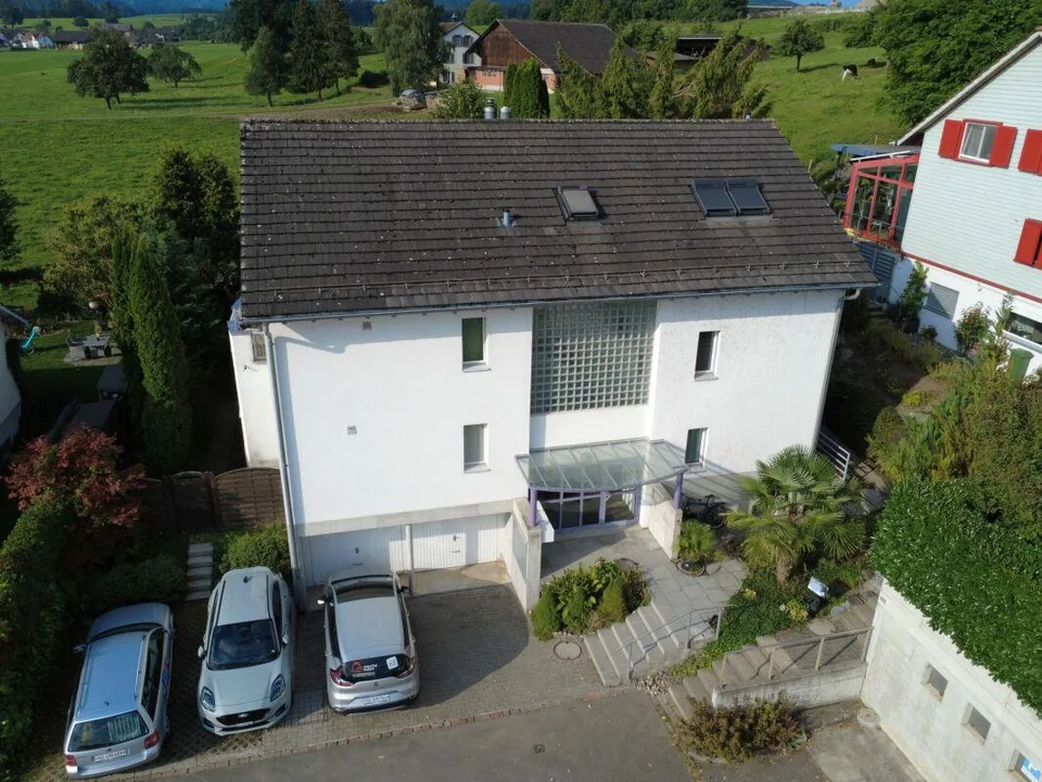 2.5 Zimmer Wohnung in 3-Familienhaus