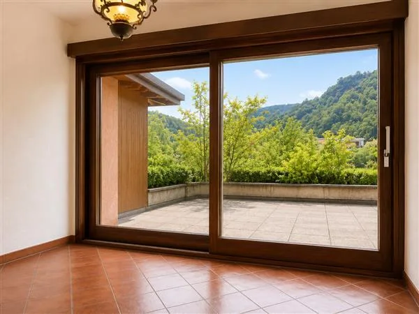 Melano : Casa 6 locali