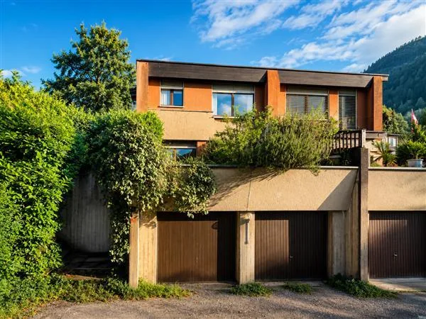 Melano : Casa 6 locali
