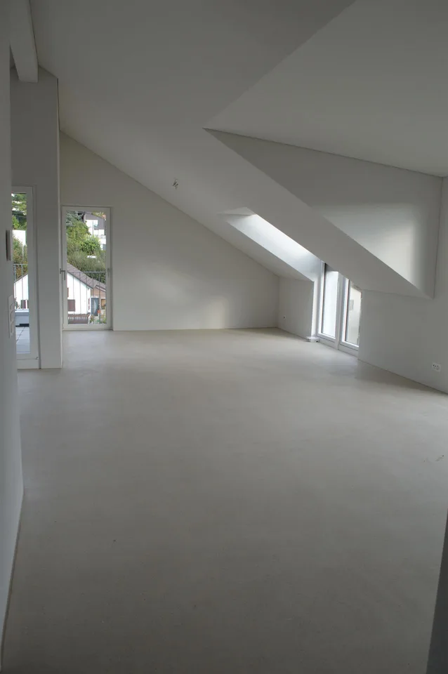 Moderne 4.5-Zimmer-Dachwohnung mit Terrasse in Neuhausen am Rheinfall – Foto 8 von 13