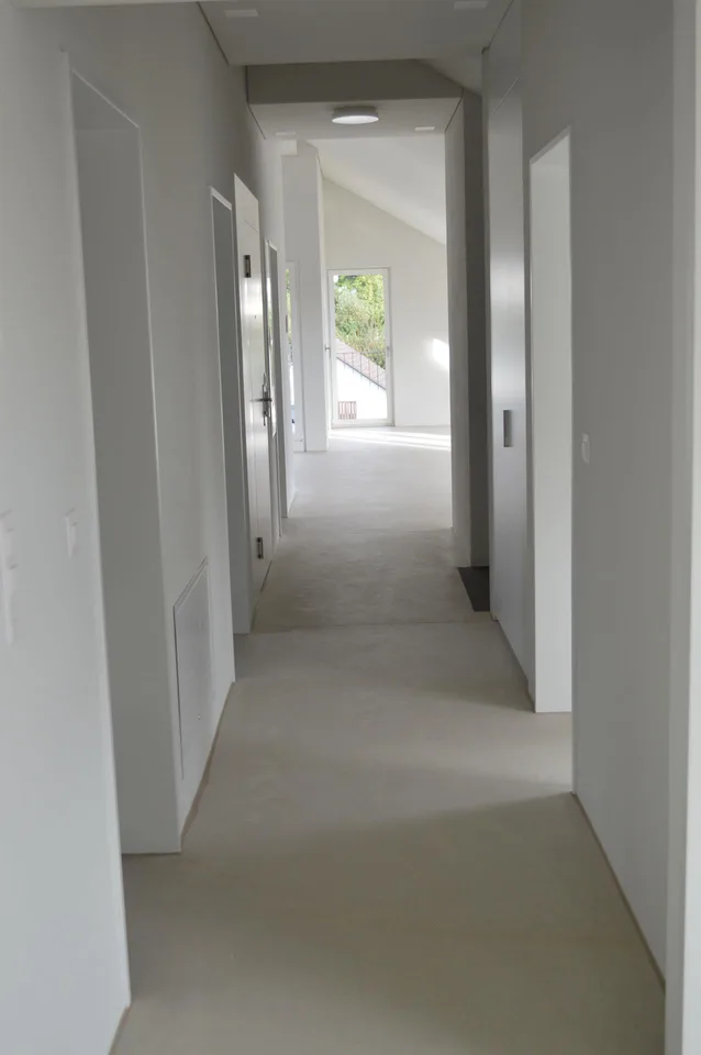 Appartamento mansardato moderno 4.5 locali con terrazza a Neuhausen am Rheinfall