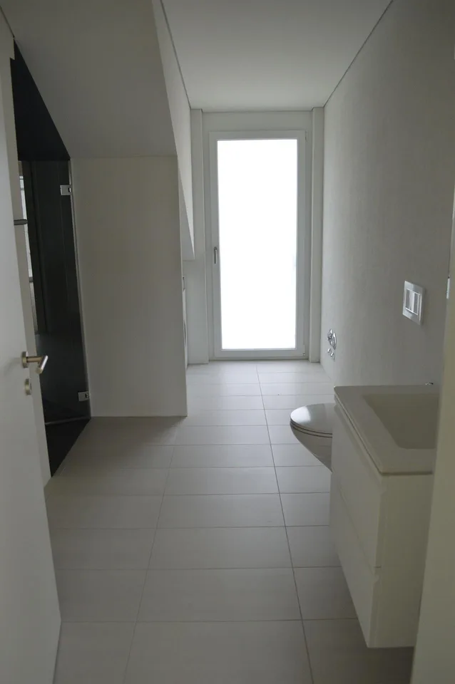 Appartamento mansardato moderno 4.5 locali con terrazza a Neuhausen am Rheinfall