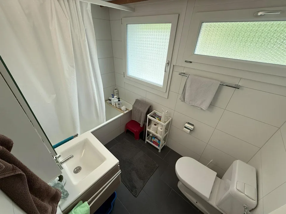 Grosszügige 5.5-Zimmer-Wohnung an ruhiger Lage in Niederteufen