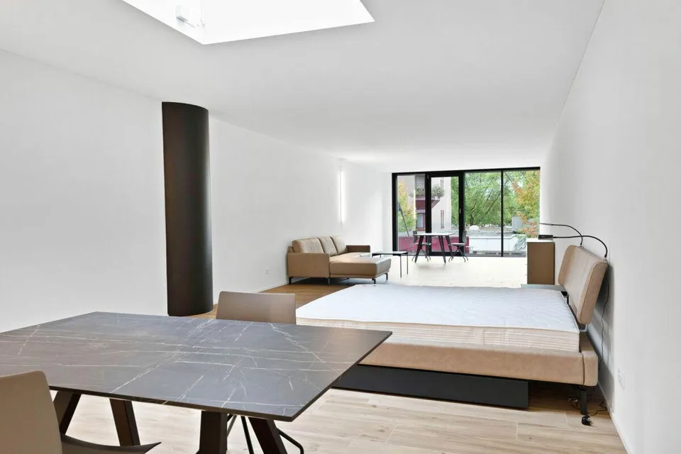 Loft-atelier arredato con 87 m² al 1° piano