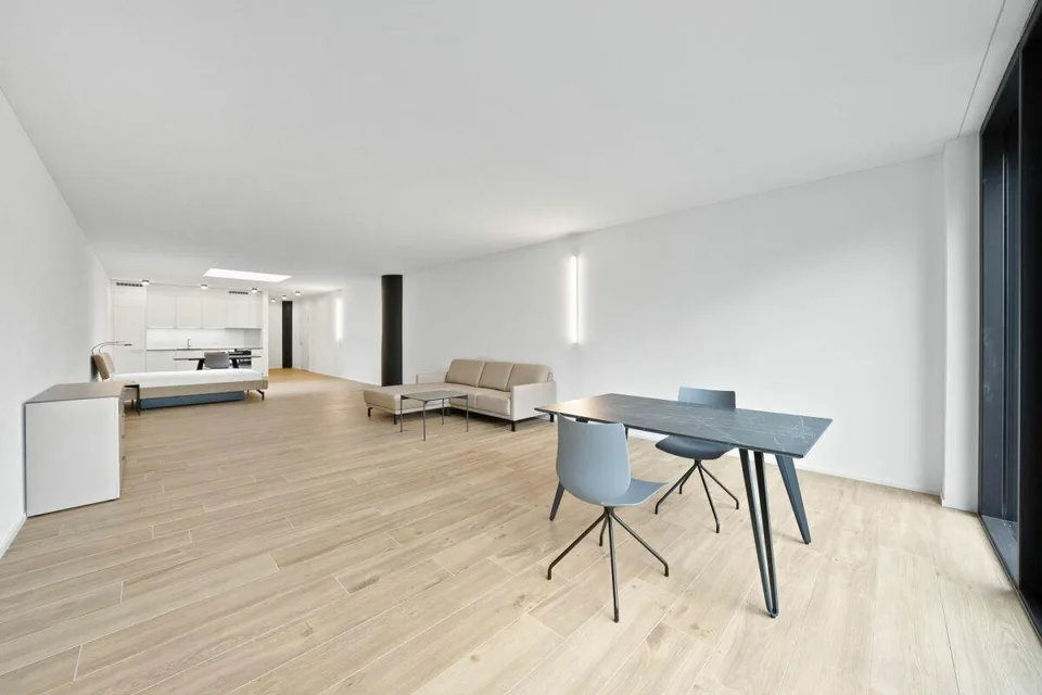Loft-Atelier möbliert mit 87 m² im 1. Obergeschoss