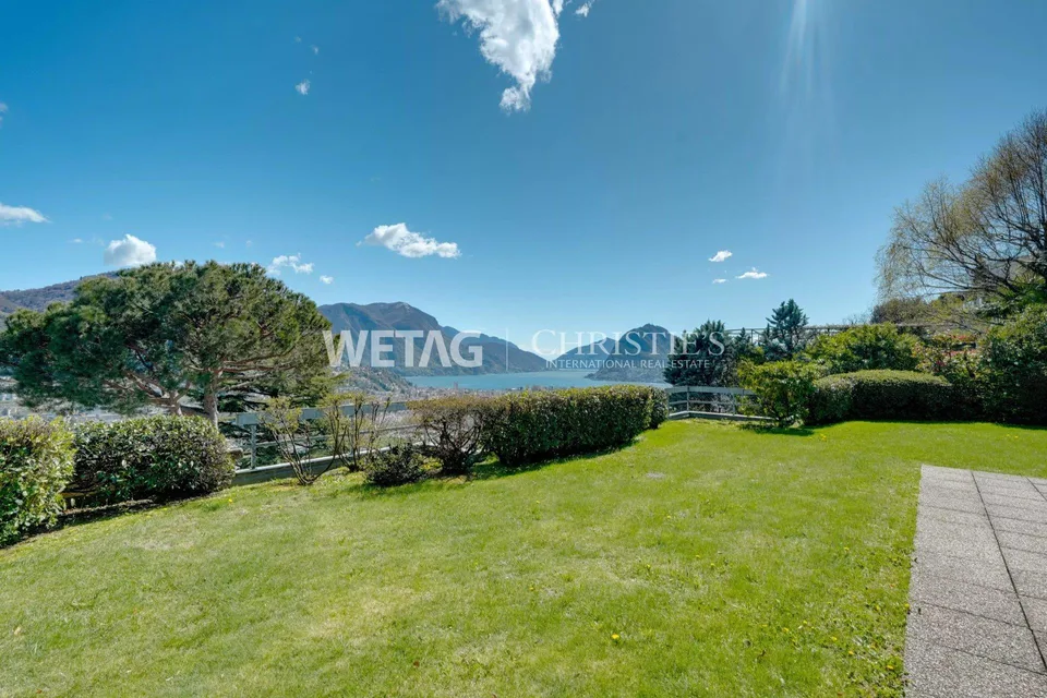Elegante Penthouse-Wohnung in Lugano-Porza mit privatem Garten & Bl...