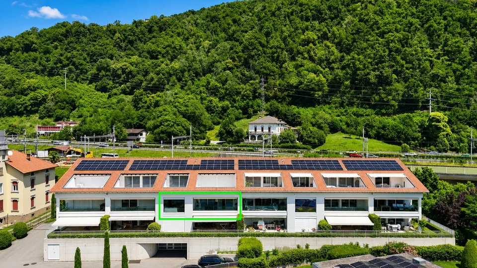 Raffinato Appartamento con Magnifica Vista sul Lago di Lugano
