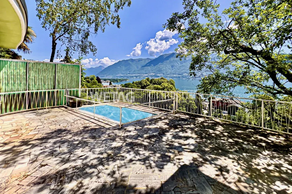 Villa da ristrutturare in posizione spettacolare con vista panoramica sul lago ad Ascona in vendita – foto 10 di 13