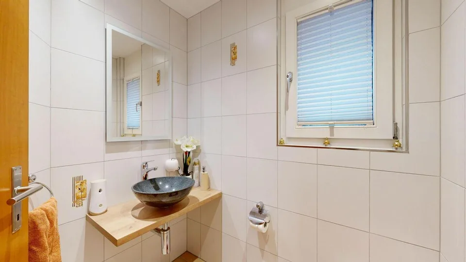 modernes Einfamilienhaus mit zwei Einstellhallenplätzen