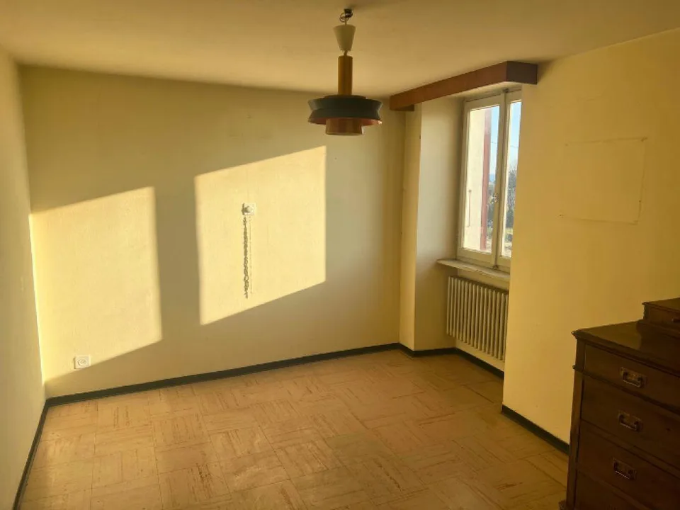 House in the core to be renovated in a quiet area