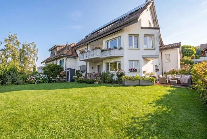 STILVOLL RENOVIERTES FAMILIENHAUS MIT VIEL WOHNQUALITÄT