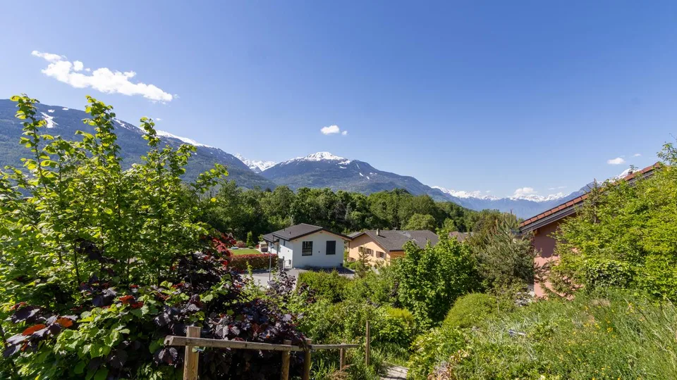 A VENDRE VILLA D'ARCHITECTE D'EXCEPTION 5.5 PCES A DIOLLY