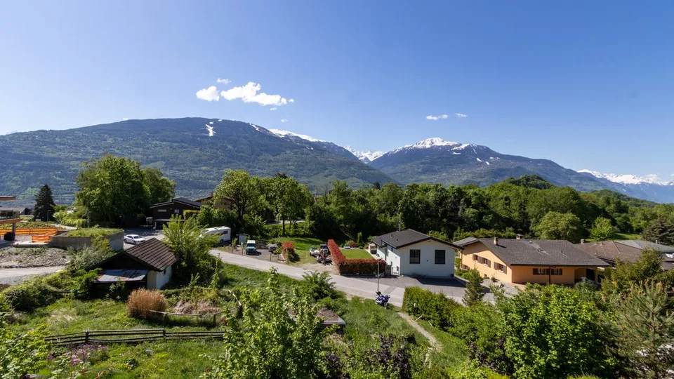 A VENDRE VILLA D'ARCHITECTE D'EXCEPTION 5.5 PCES A DIOLLY