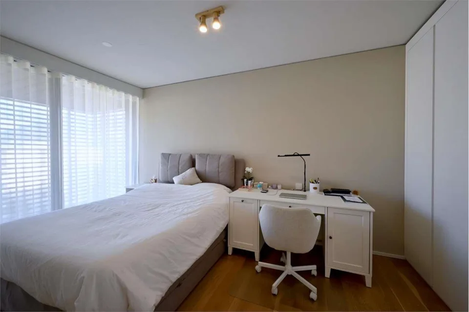 Modernes 3.5-Zimmer-Apartment mit großer Terrasse – Foto 12 von 24