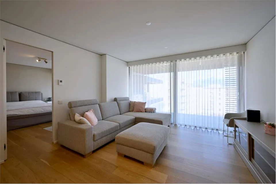 Modernes 3.5-Zimmer-Apartment mit großer Terrasse – Foto 6 von 24