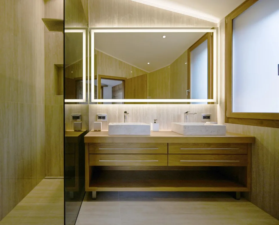 Residenze secondarie eleganti nell'architettura scultorea Chalavus