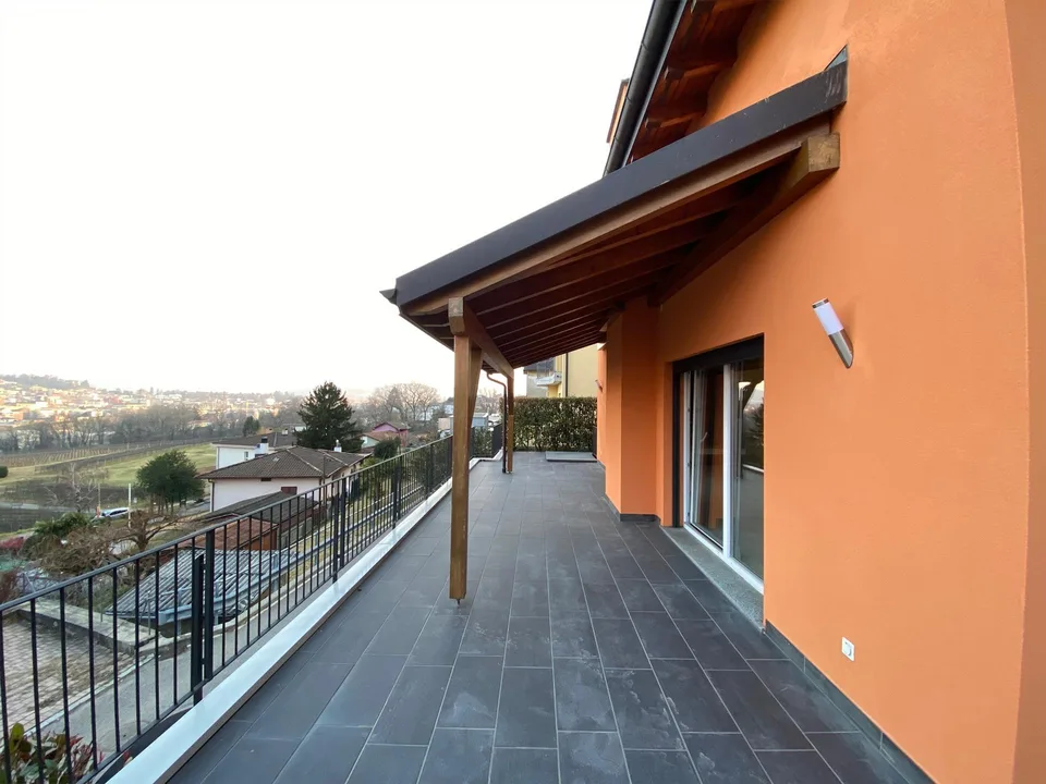 Maison unifamiliale dans le verdure