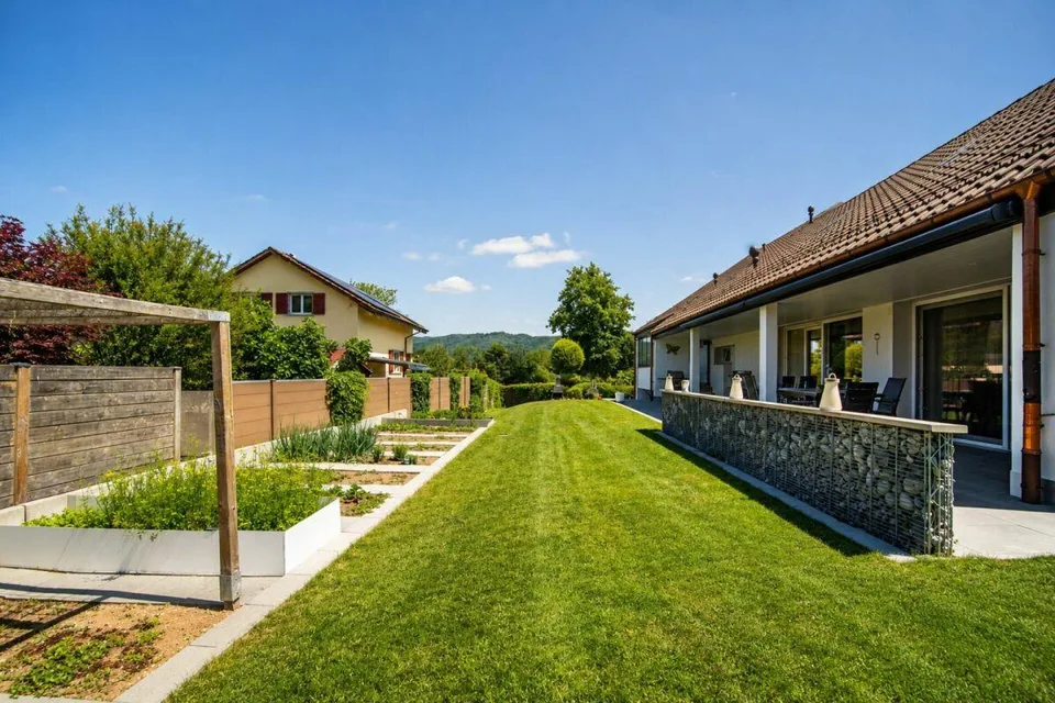 Luxuriöses Wohnen direkt am Rhein - exklusives 6.5-Zimmer-Einfamilienhaus mit traumhafter Aussicht – Foto 22 von 36