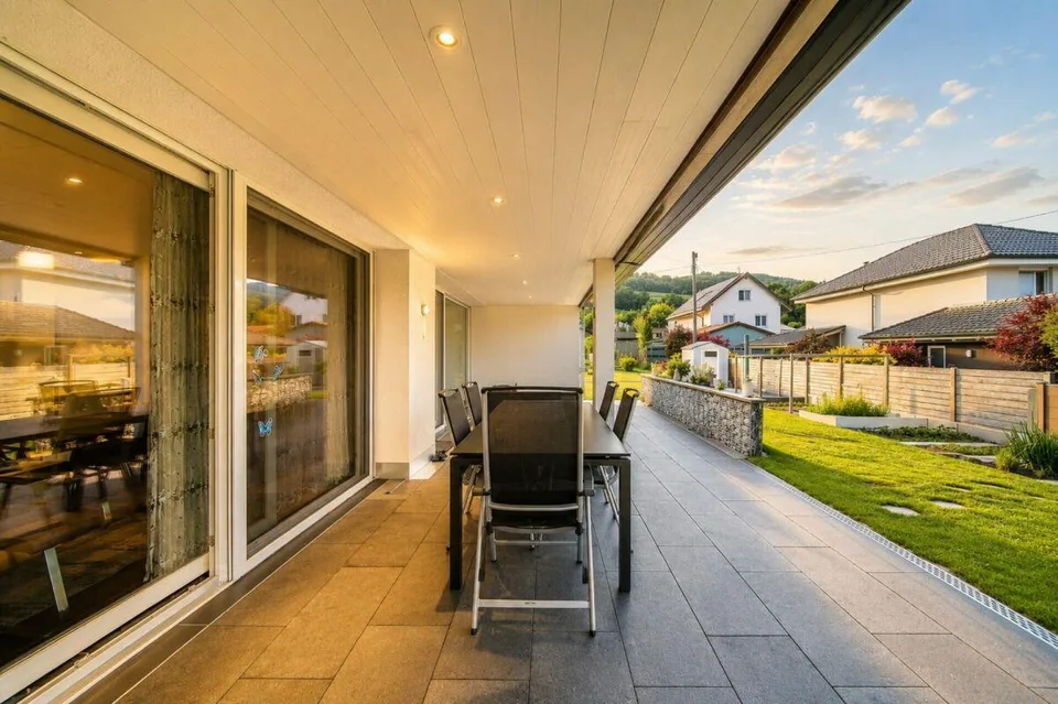 Luxuriöses Wohnen direkt am Rhein - exklusives 6.5-Zimmer-Einfamilienhaus mit traumhafter Aussicht – Foto 20 von 36