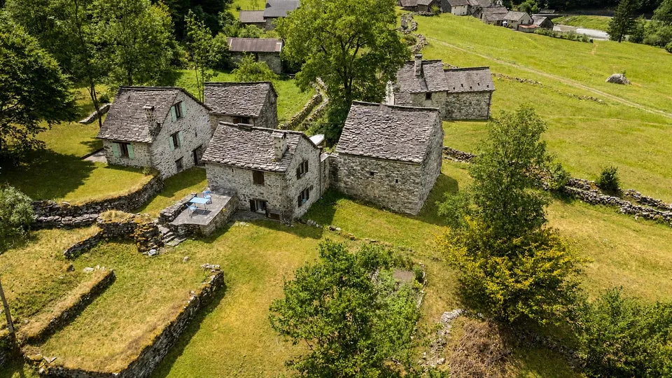 Val Bavona - Loc. Roseto - Rustico zum Renovieren mit bauland – foto 11 di 13