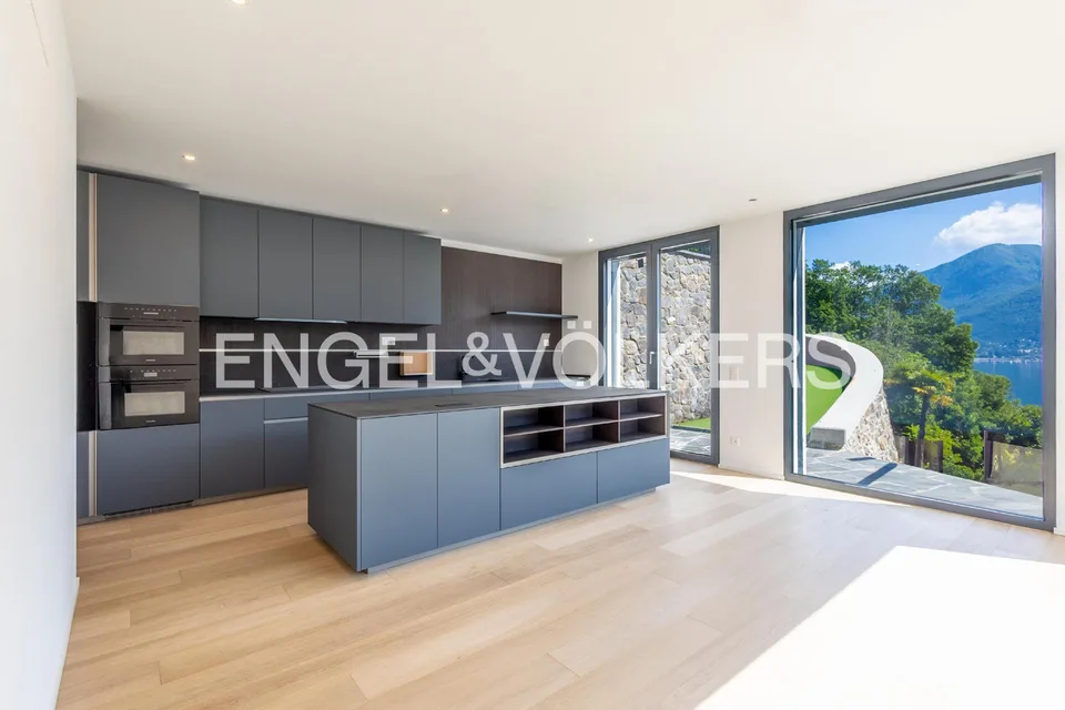 VILLA DI PRESTIGIO CON SPLENDIDA VISTA LAGO – Foto 7 von 26