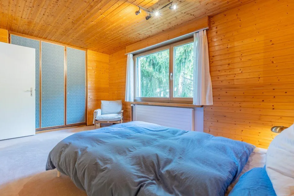 Charmante 2.5-Zimmer-Dachgeschosswohnung im Bündaquartier