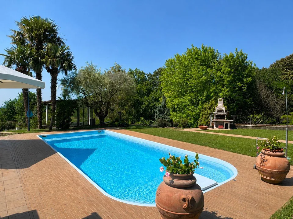 Meravigliosa villa con piscina immersa nel verde | Wunderschöne Vil... – foto 18 di 22