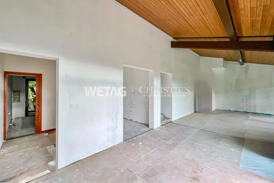 Lugano-Gentilino : appartement élégant au dernier étage avec vue sur le lac, rénové dans l'état brut et à vendre dans un environnement verdoyant – photo 9 sur 13