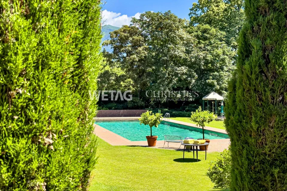 Lugano-Gentilino : appartement élégant au dernier étage avec vue sur le lac, rénové dans l'état brut et à vendre dans un environnement verdoyant – photo 12 sur 13