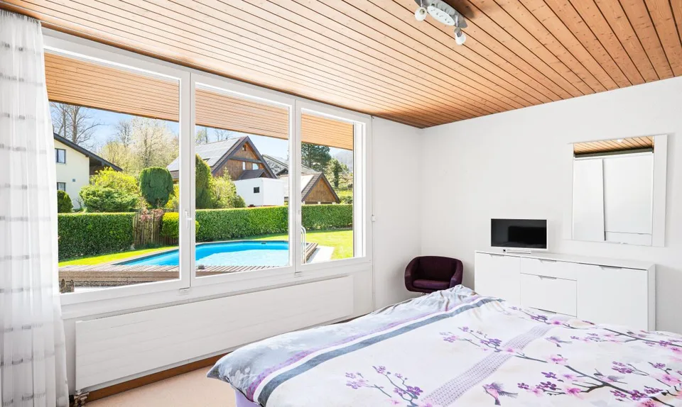 5.5 Zi. Familienparadies mit Pool, grossem Garten und Privatsphäre