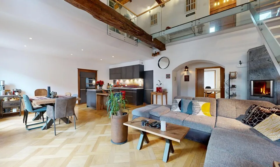 Außergewöhnliches Duplex im obersten Stockwerk im Herzen von Martigny