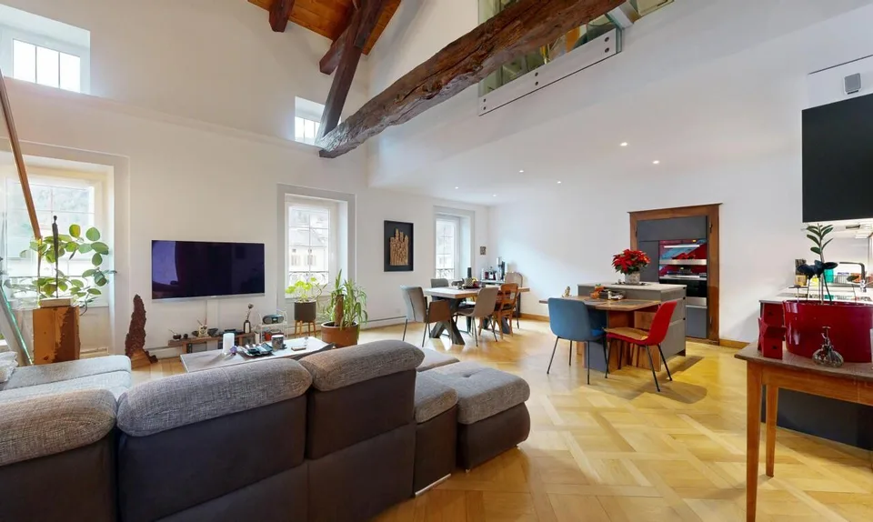 Außergewöhnliches Duplex im obersten Stockwerk im Herzen von Martigny