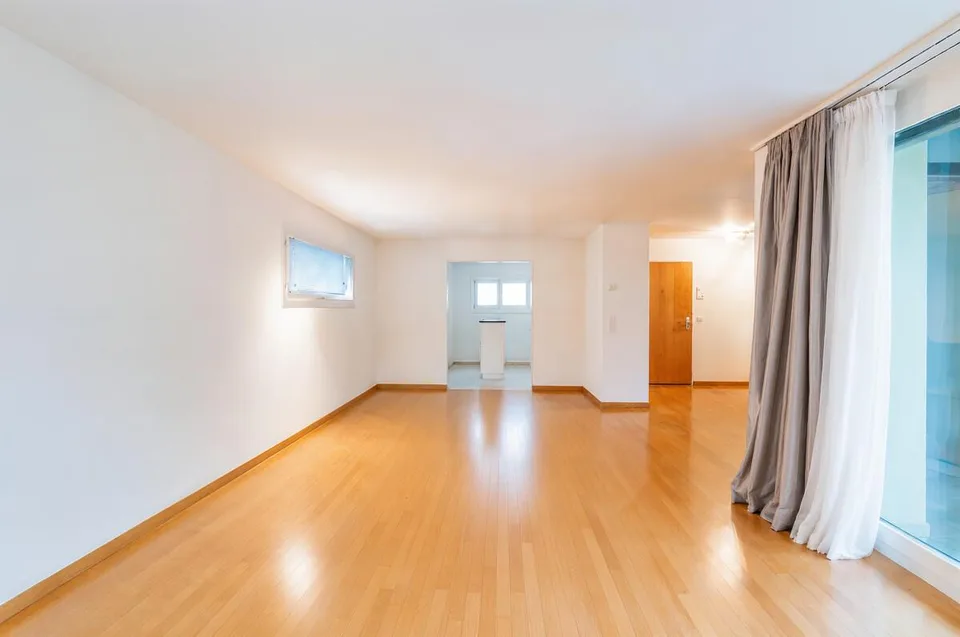 Horgen: Appartamento con vista sul lago e spazio per nuove idee