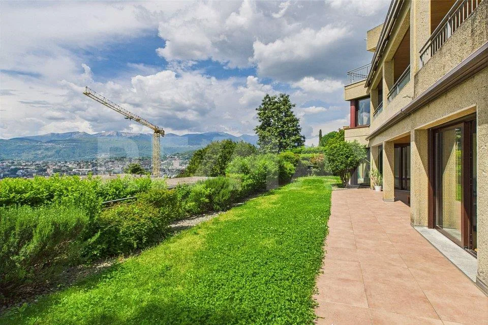 Vivere il lusso - appartamento di prestigio con giardino privato e vista mozzafiato