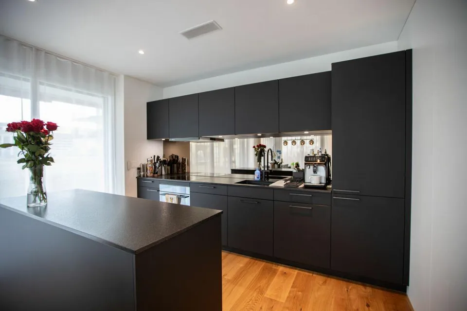 Parterrewohnung mit Sitzplatz und unmittelbare Seenähe
