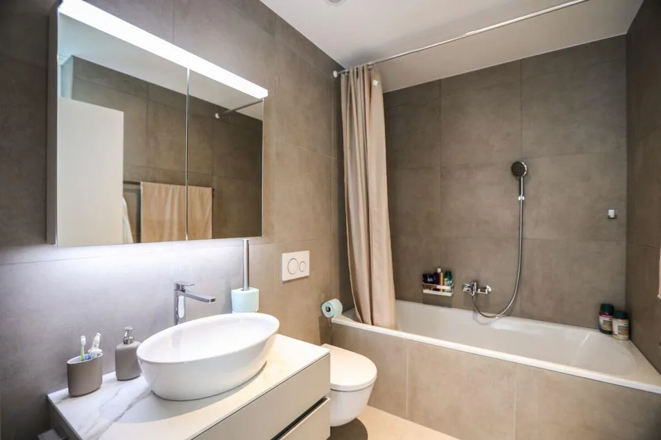 Appartement au rez-de-chaussée avec espace de séjour et proximité immédiate du lac – photo 12 sur 14