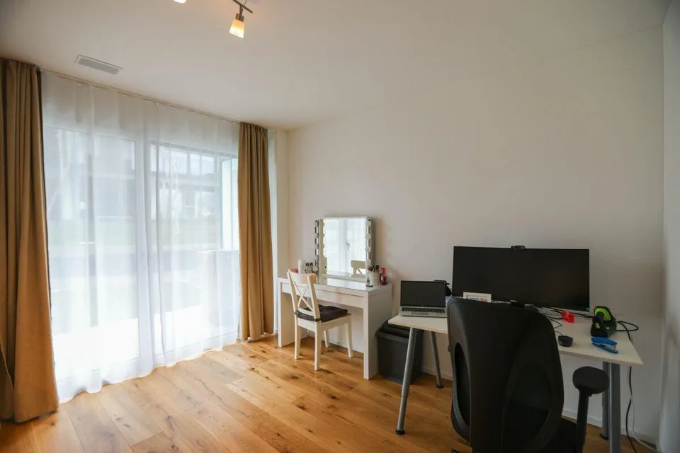 Appartement au rez-de-chaussée avec espace de séjour et proximité immédiate du lac – photo 10 sur 14