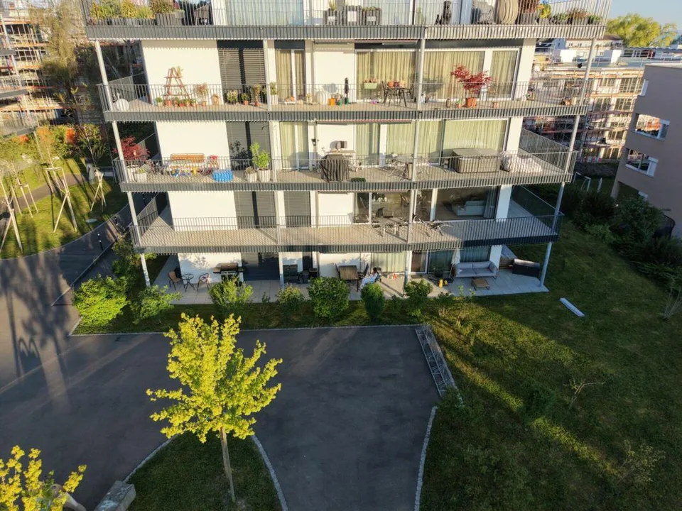 Parterrewohnung mit Sitzplatz und unmittelbare Seenähe