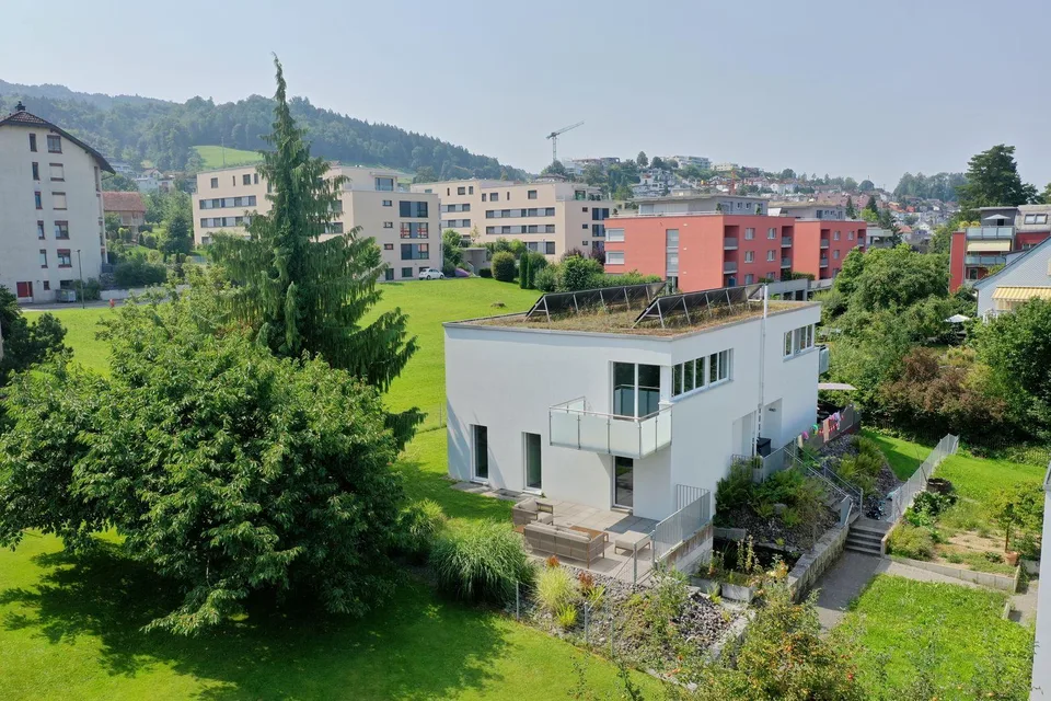 Abitare moderno con vista sul lago di Costanza e giardino bellissimo