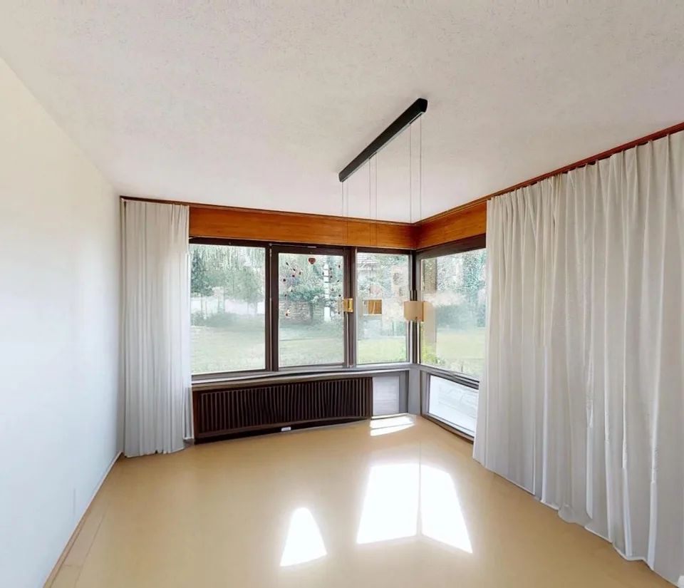 mit Panoramablick und Gartenparadies