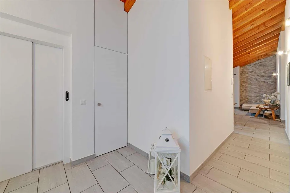 Dachgeschoss 4.5 Zimmer Sant' Antonino – Foto 8 von 13