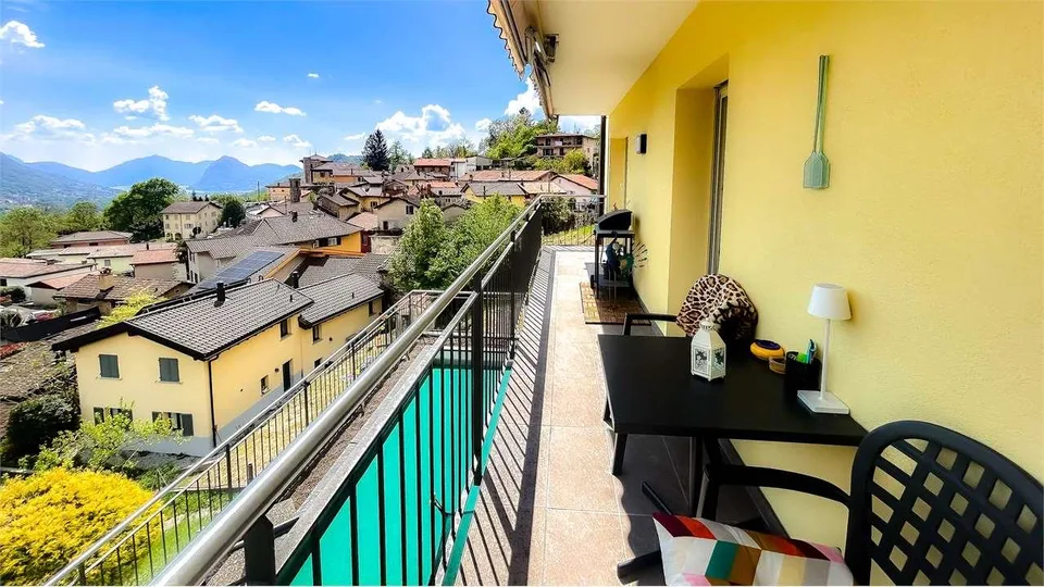 LUMINOSO 4,5 CON GRANDE BALCONE E VISTA  APERTA