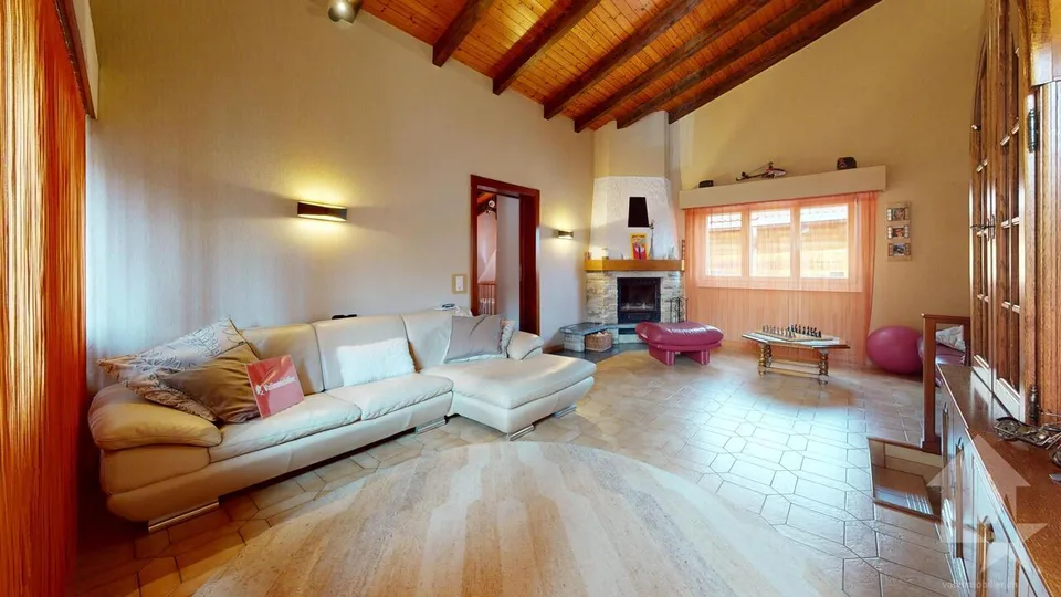 Appartement 4.5 pièces avec garage + place de parc, petite PPE 2 appts