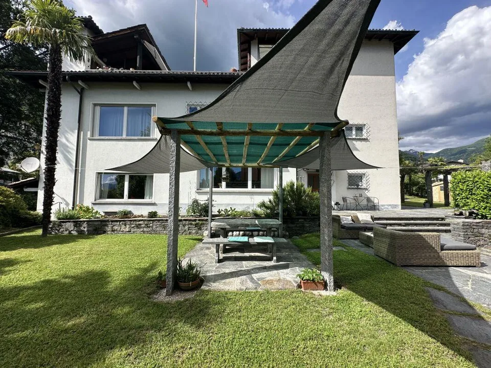 Oase des Charmes: Elegante Vintage-Wohnung mit Garten – Foto 23 von 30