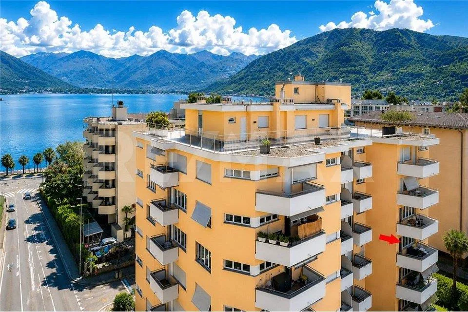 2.5 locali tra lago e centro