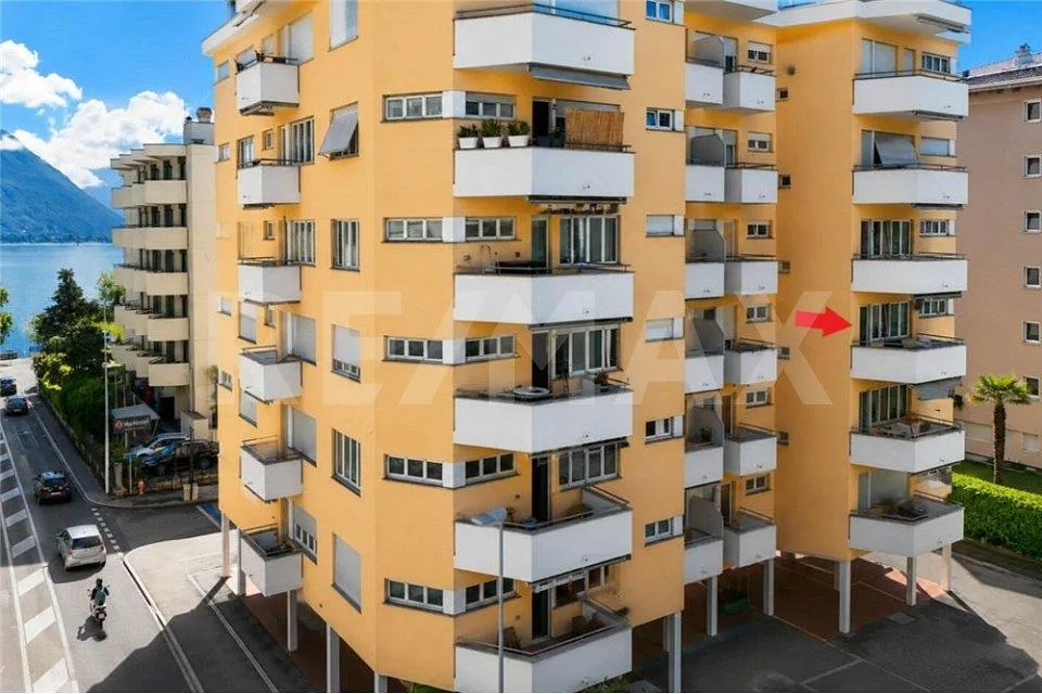 2.5 locali tra lago e centro