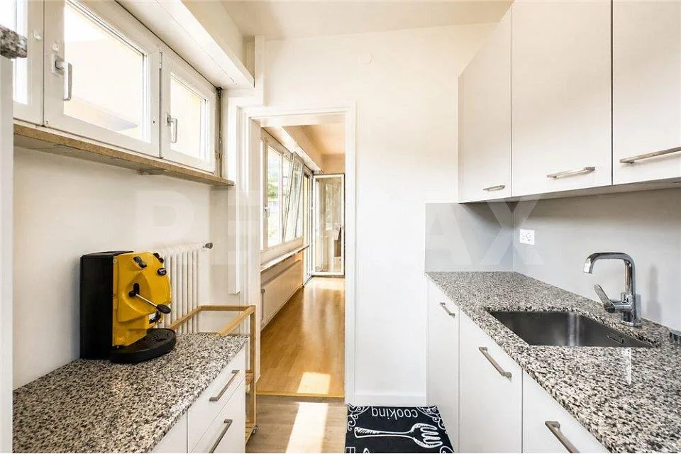 2.5 locali tra lago e centro – Foto 10 von 13